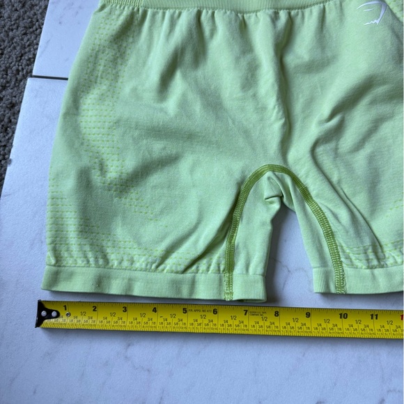 GYMSHARK Vital Seamless Shorts - lime green - size medium - Picture 7 of 7